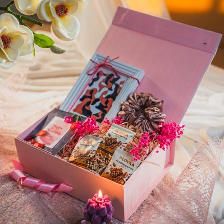Blush Moments Hamper